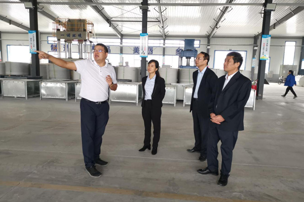 陜西航天建設(shè)集團(tuán)有限公司總經(jīng)理、黨委副書記謝明娟率隊(duì)赴遼寧一諾環(huán)保產(chǎn)業(yè)集團(tuán)開展考察調(diào)研工作