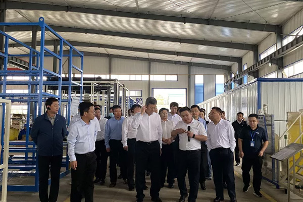 內蒙古自治區(qū)黨委常委、通遼市委書記孟憲東攜考察團到一諾環(huán)境考察指導