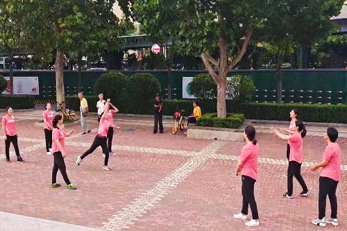 生命在于運(yùn)動(dòng)，成功在于拼搏